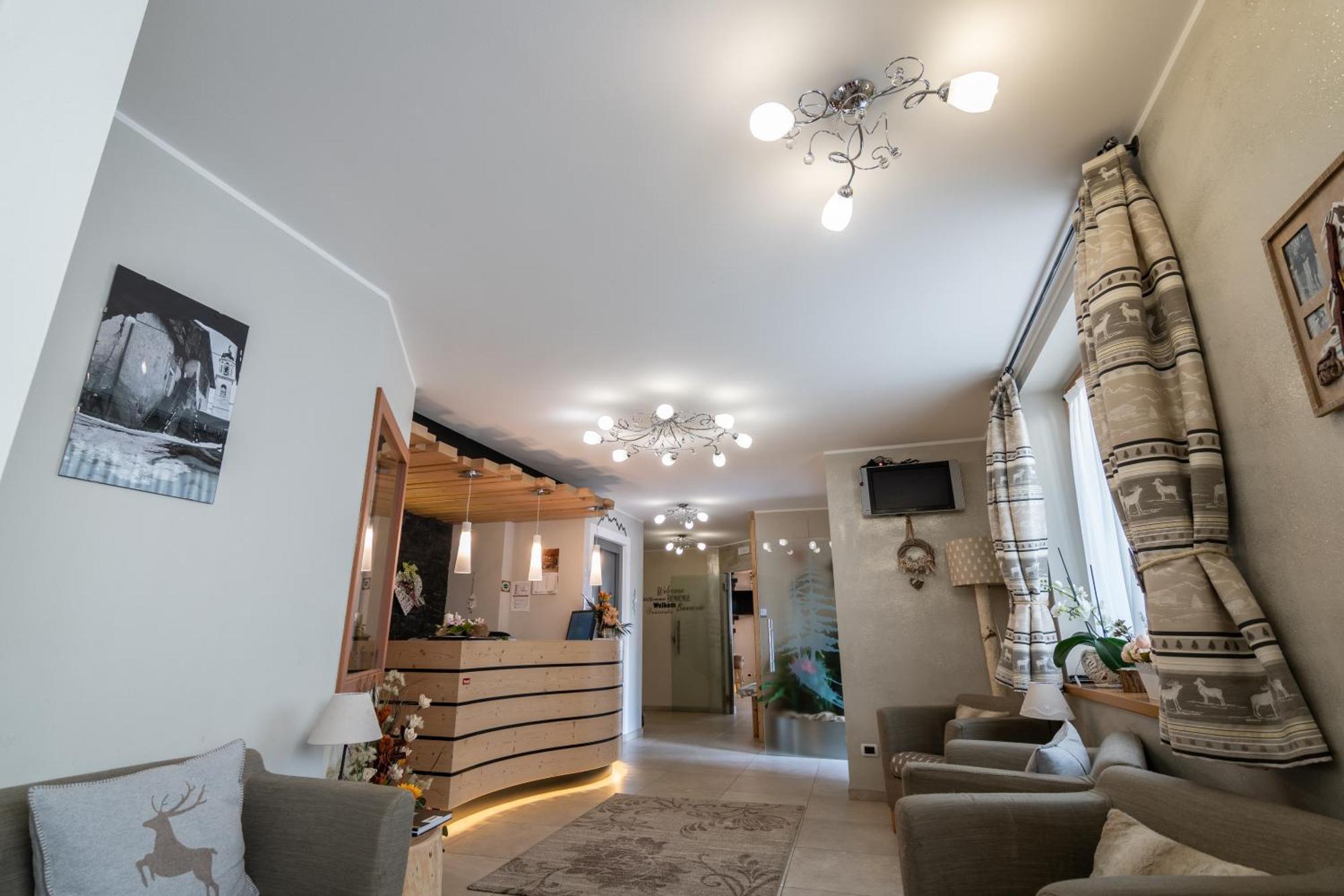 Aparthotel Dolomites Living&Relax Commezzadura Exterior foto