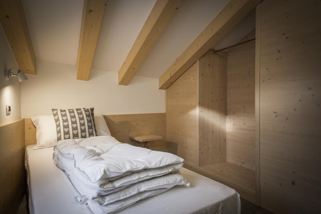 Aparthotel Dolomites Living&Relax Commezzadura Zimmer foto