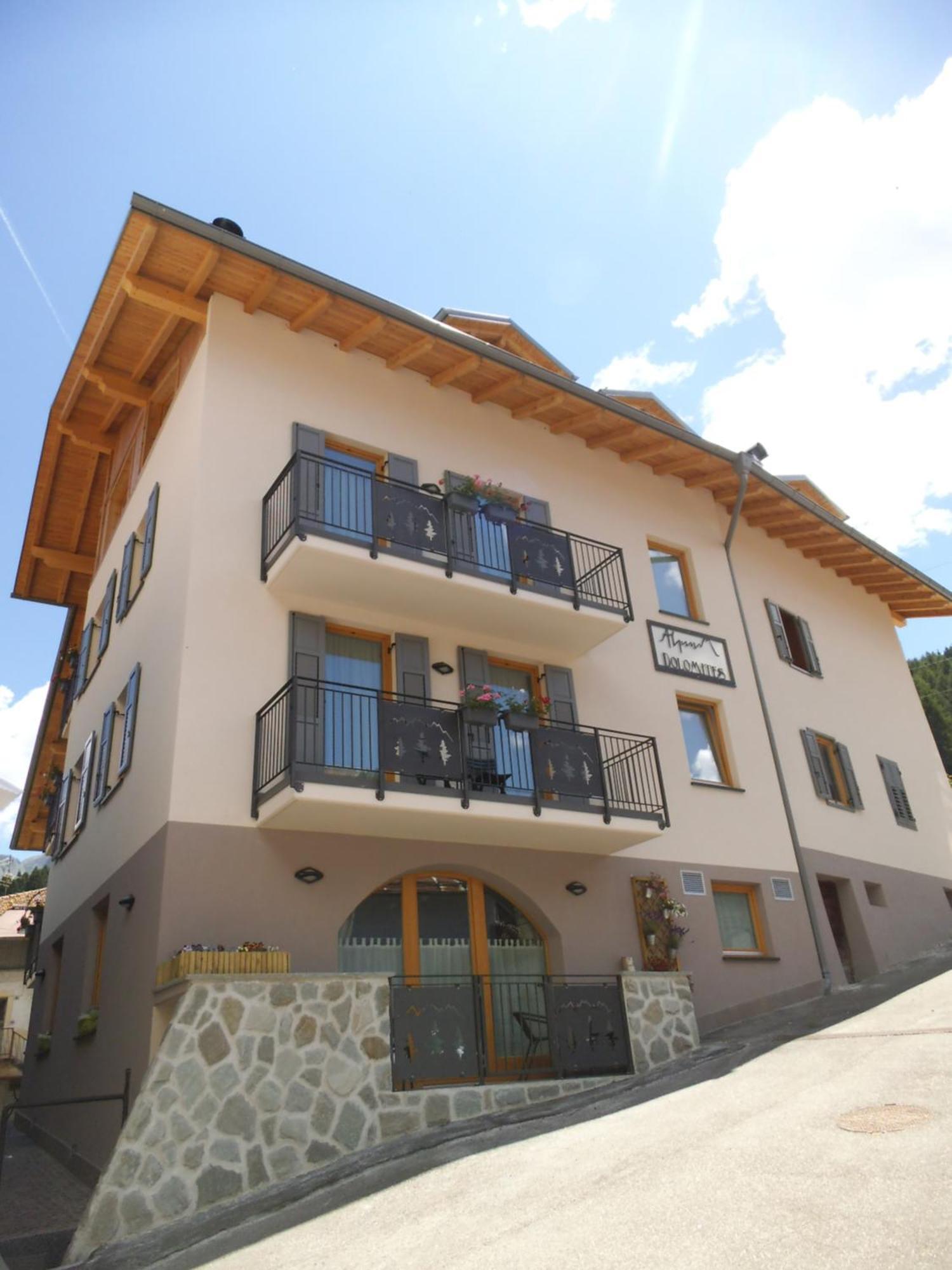 Aparthotel Dolomites Living&Relax Commezzadura Exterior foto